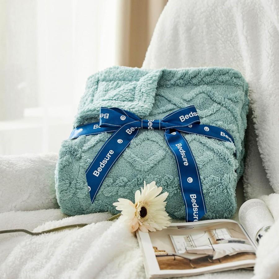 Sage Cozy Cable Knit Throw