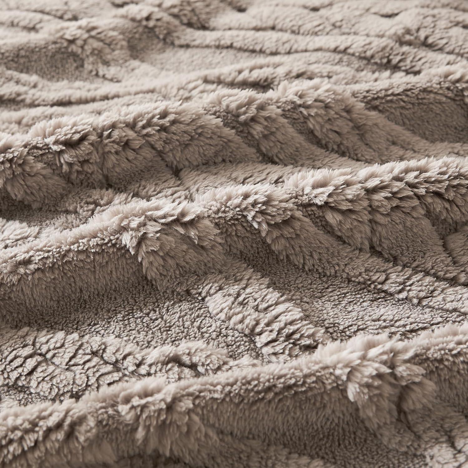 Mocha Cozy Cable Knit Throw
